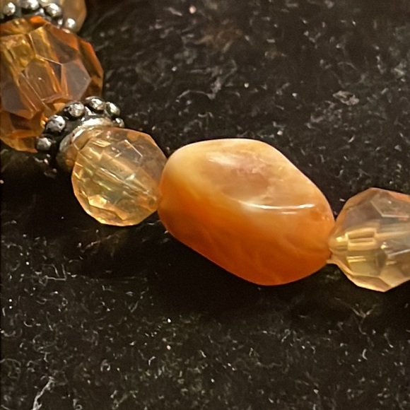8” stackable stretch bracelet with 11 amber color 4 stone 8 silver beads - Picture 7 of 12